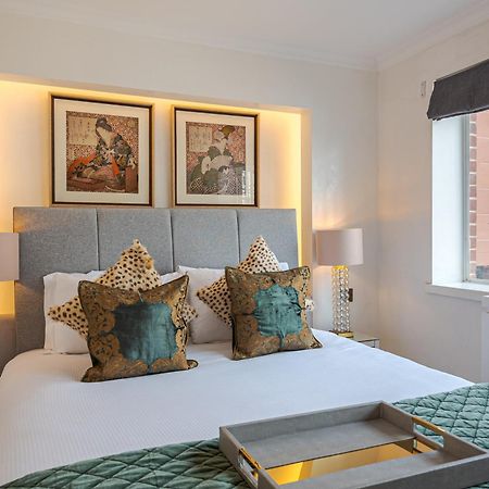 Modern Knightsbridge Apartment With Balcony Overlooking Harrods Prime Location Лондон Екстер'єр фото
