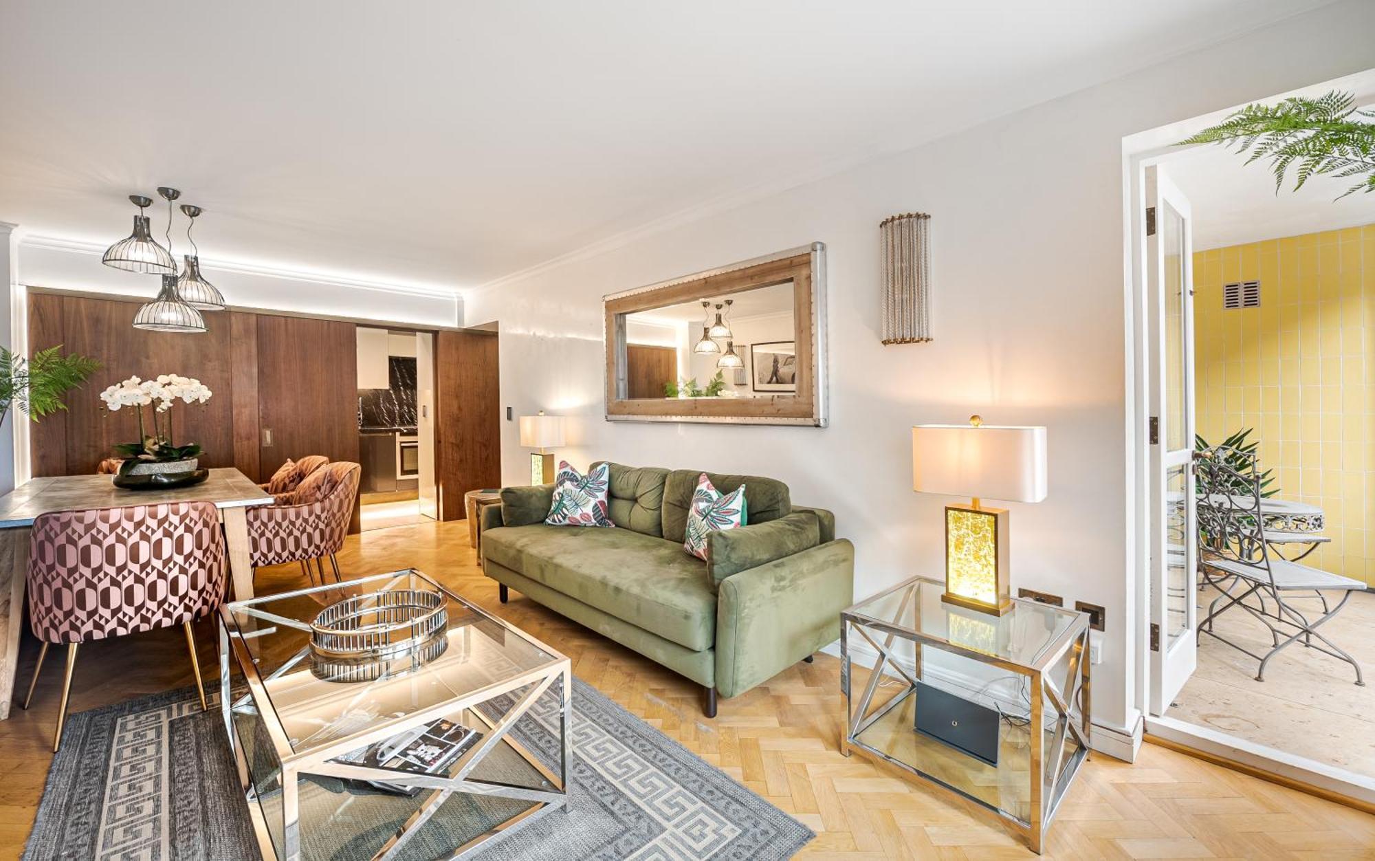 Modern Knightsbridge Apartment With Balcony Overlooking Harrods Prime Location Лондон Екстер'єр фото