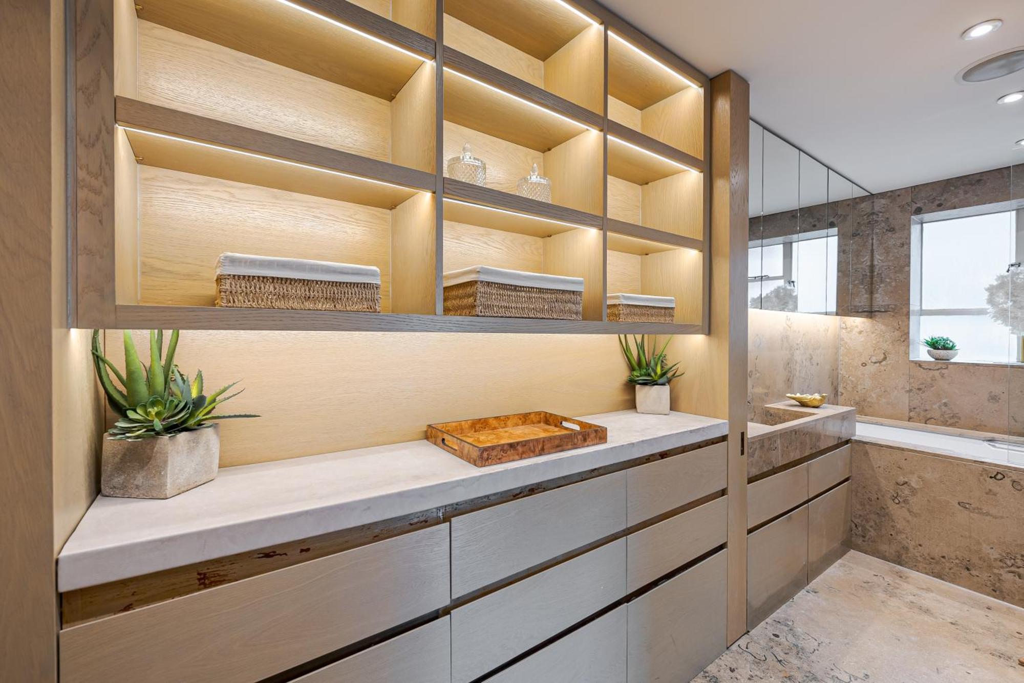 Modern Knightsbridge Apartment With Balcony Overlooking Harrods Prime Location Лондон Екстер'єр фото