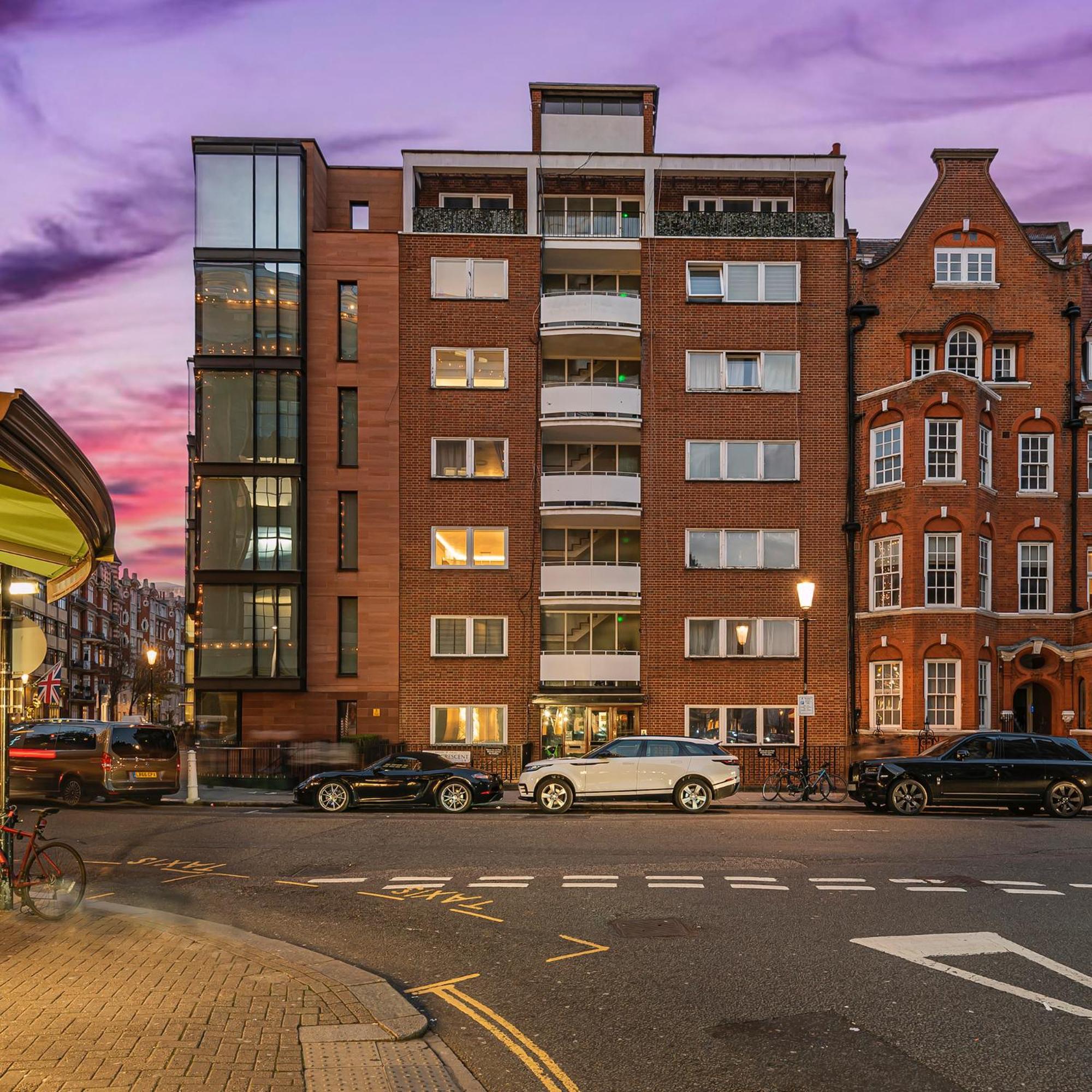 Modern Knightsbridge Apartment With Balcony Overlooking Harrods Prime Location Лондон Екстер'єр фото